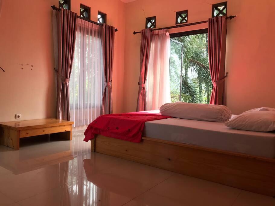 Villa Naumi Bandung Exterior foto